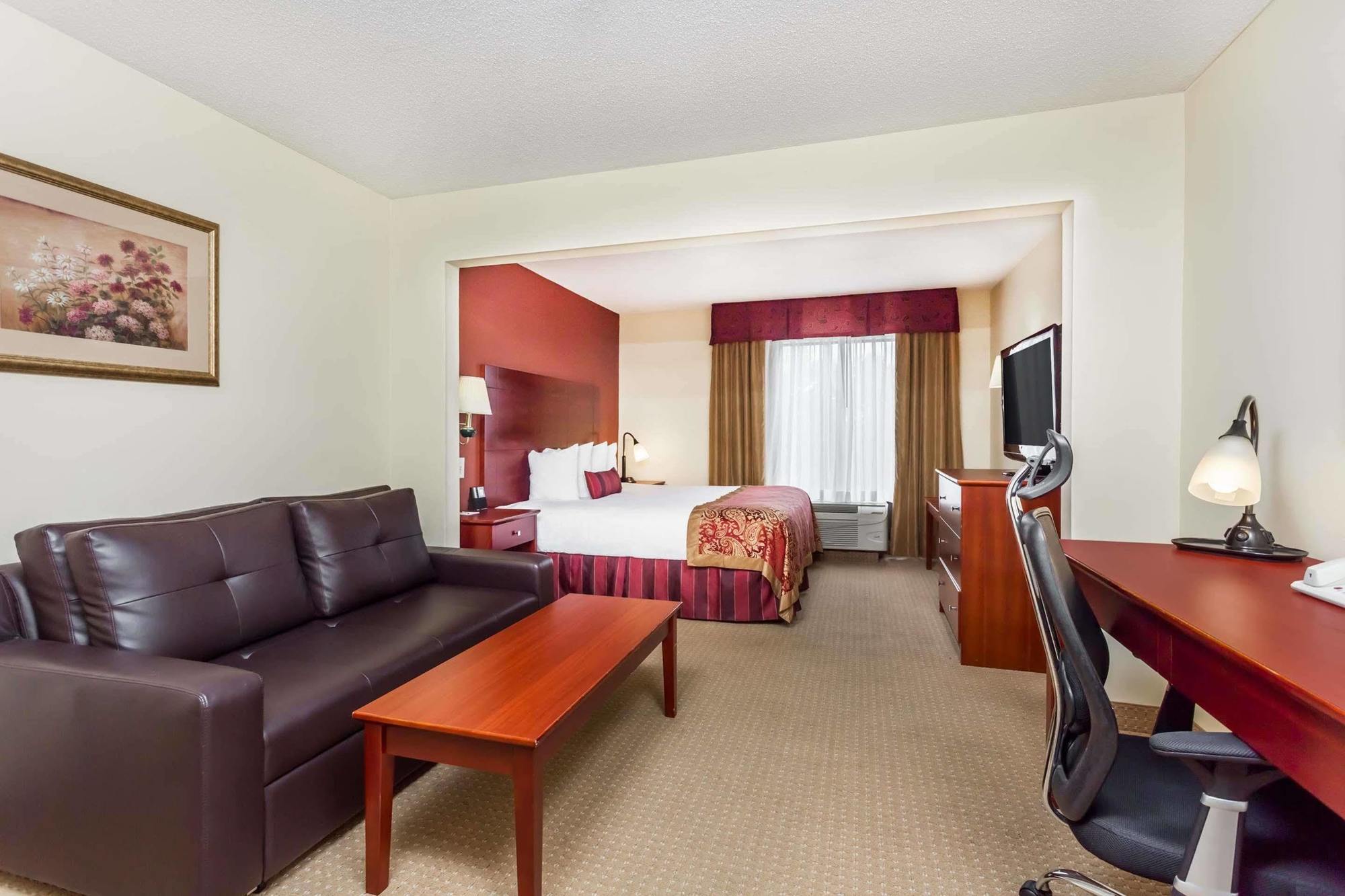 La Quinta By Wyndham Columbus North Hotel Exterior photo